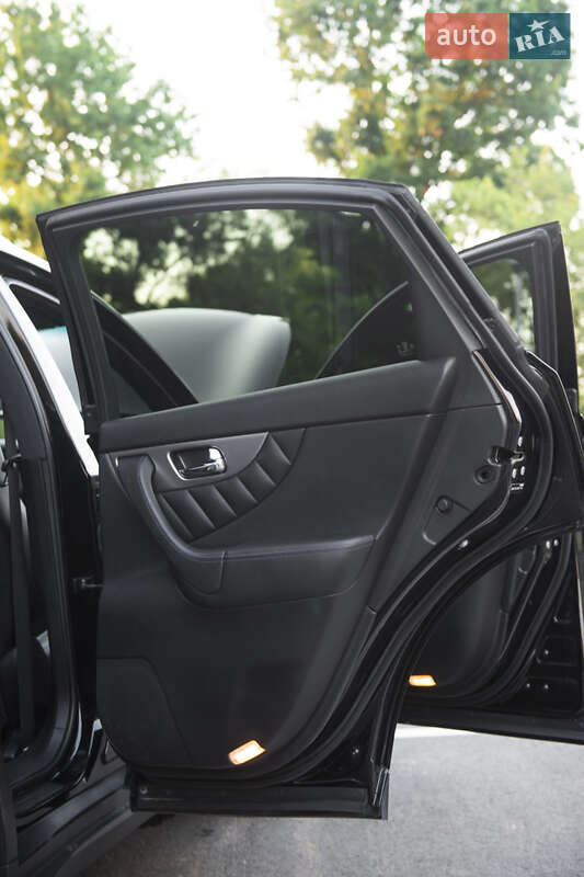 Внедорожник / Кроссовер Infiniti QX70 2015 в Чернигове