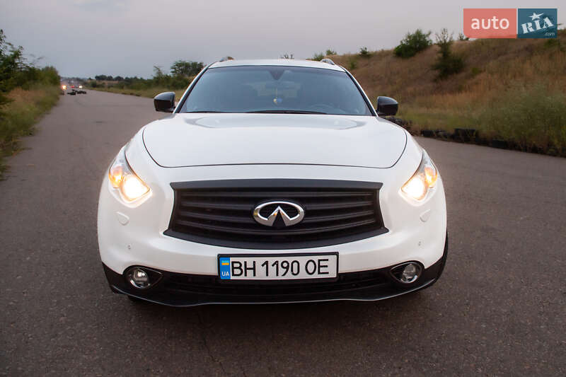 Внедорожник / Кроссовер Infiniti QX70 2016 в Одессе