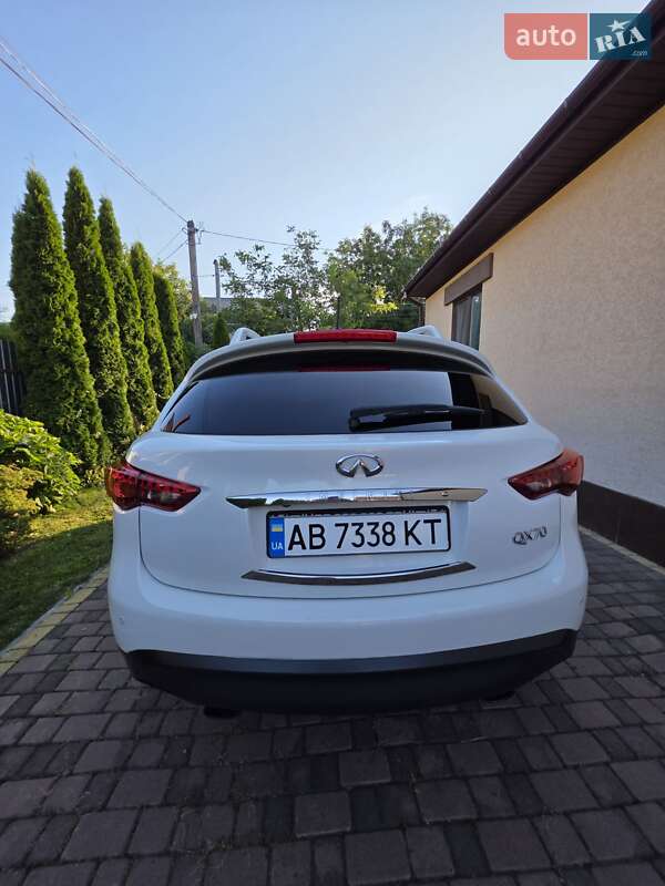 Внедорожник / Кроссовер Infiniti QX70 2014 в Виннице