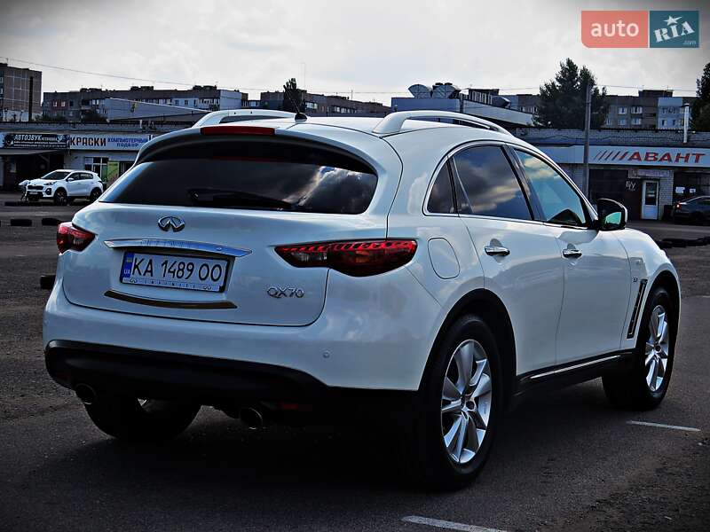 Внедорожник / Кроссовер Infiniti QX70 2013 в Черкассах