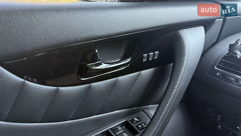 Внедорожник / Кроссовер Infiniti QX70 2017 в Кропивницком