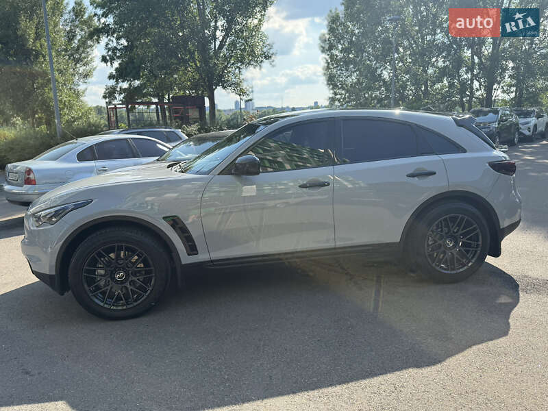 Внедорожник / Кроссовер Infiniti QX70 2017 в Киеве