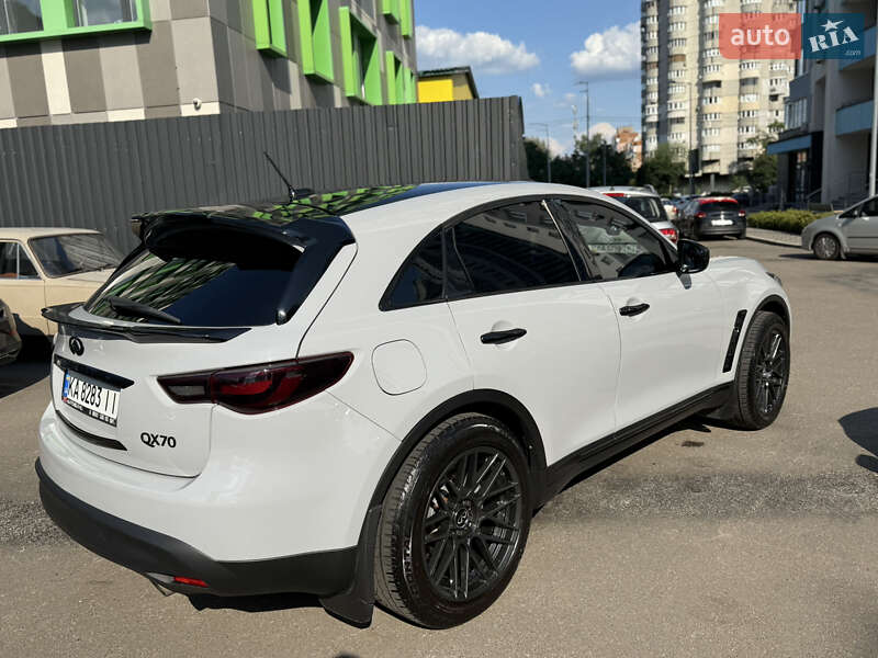 Внедорожник / Кроссовер Infiniti QX70 2017 в Киеве