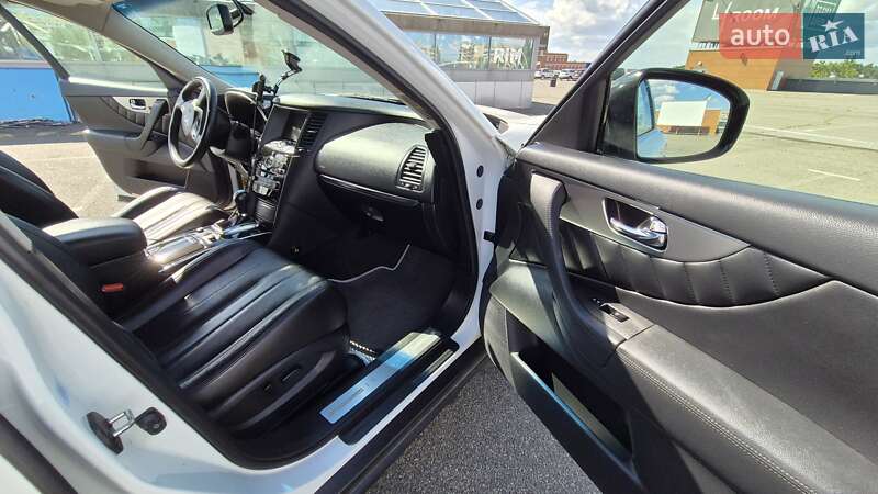 Позашляховик / Кросовер Infiniti QX70 2016 в Києві