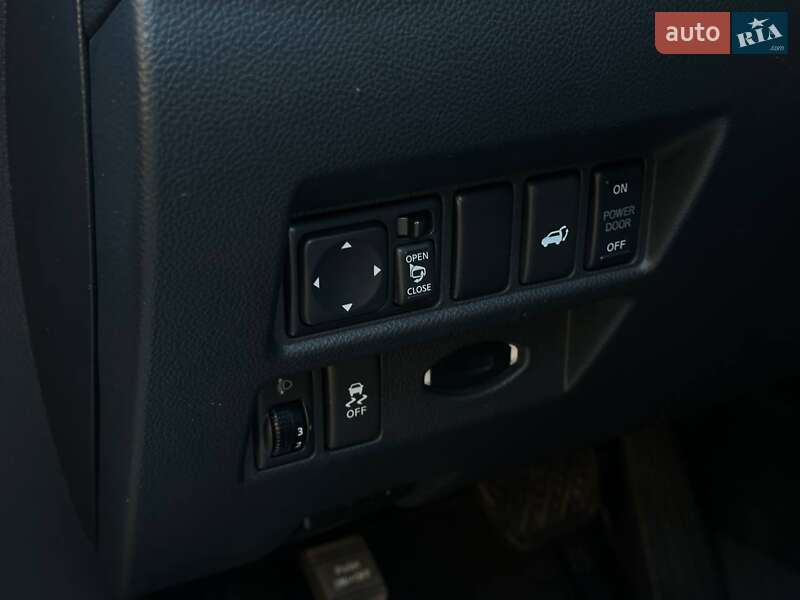 Внедорожник / Кроссовер Infiniti QX70 2015 в Одессе фото 27 Внедорожник / Кроссовер Infiniti QX70 2015 в Одессе