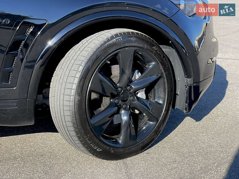 Внедорожник / Кроссовер Infiniti QX70 2013 в Харькове