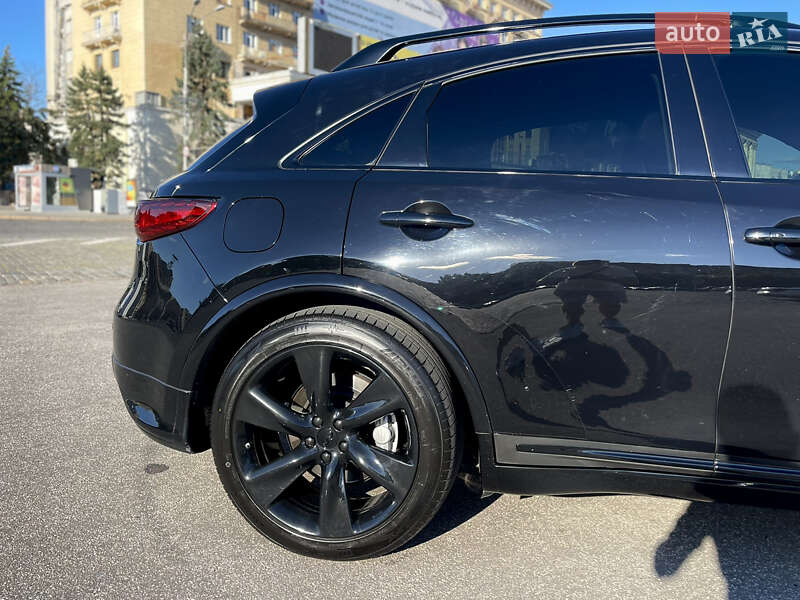 Внедорожник / Кроссовер Infiniti QX70 2013 в Харькове