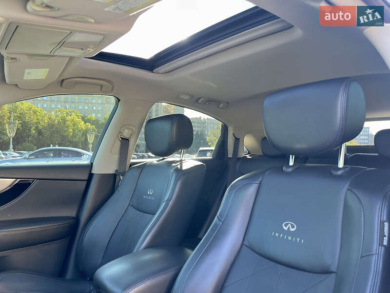 Внедорожник / Кроссовер Infiniti QX70 2013 в Харькове
