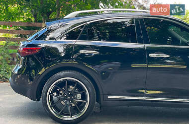 Внедорожник / Кроссовер Infiniti QX70 2014 в 