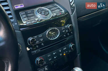 Внедорожник / Кроссовер Infiniti QX70 2014 в 