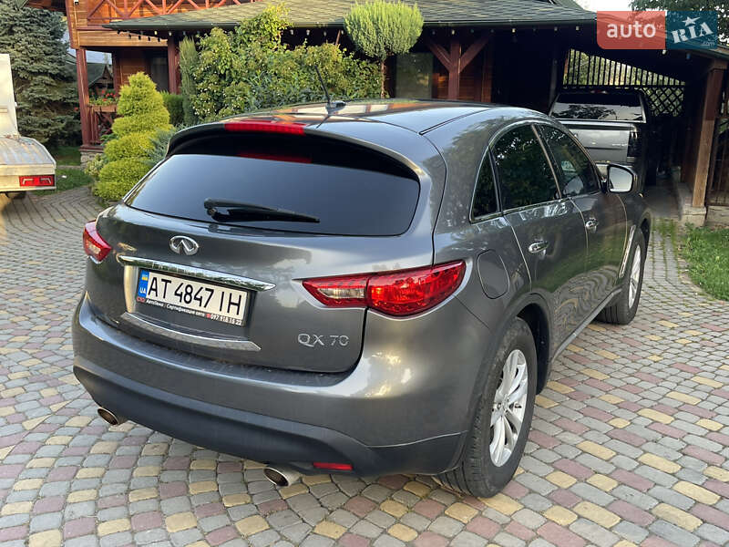 Внедорожник / Кроссовер Infiniti QX70 2017 в Коломые фото 11 Внедорожник / Кроссовер Infiniti QX70 2017 в Коломые