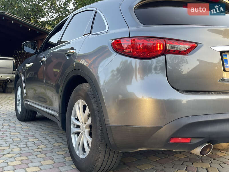 Внедорожник / Кроссовер Infiniti QX70 2017 в Коломые фото 15 Внедорожник / Кроссовер Infiniti QX70 2017 в Коломые