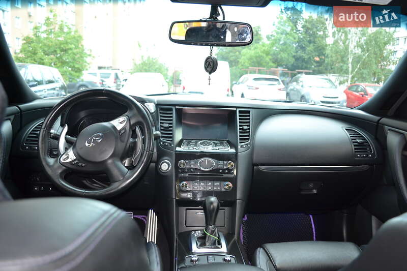 Внедорожник / Кроссовер Infiniti QX70 2014 в Киеве