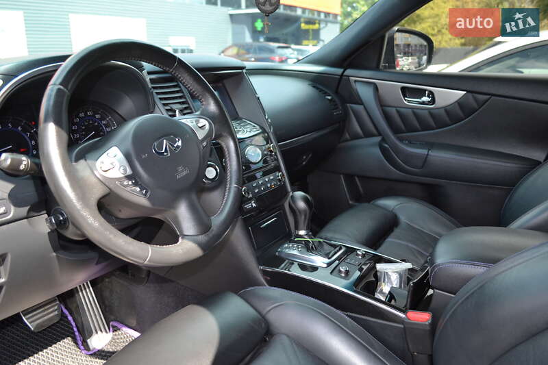 Внедорожник / Кроссовер Infiniti QX70 2014 в Киеве