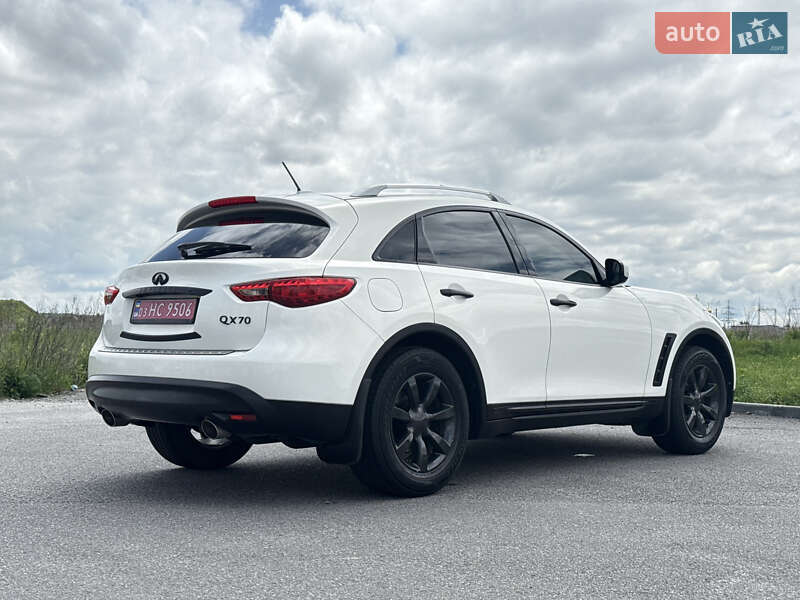 Внедорожник / Кроссовер Infiniti QX70 2016 в Виннице