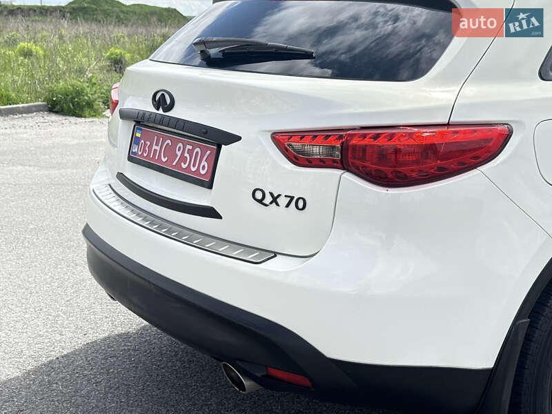 Внедорожник / Кроссовер Infiniti QX70 2016 в Виннице
