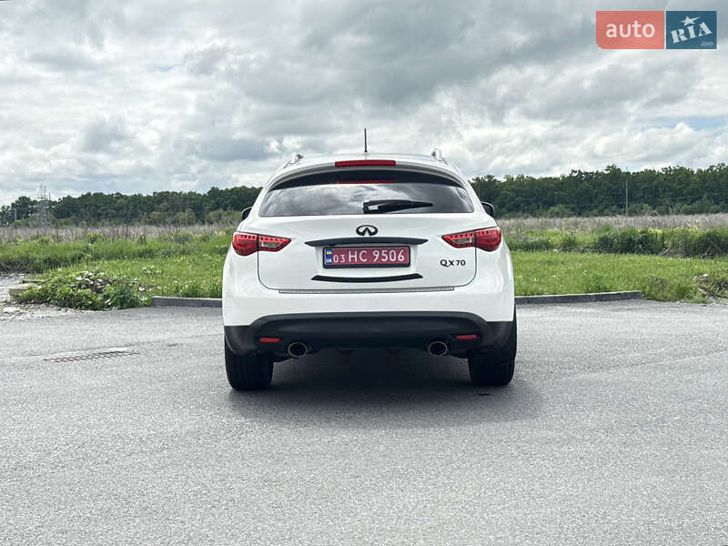 Внедорожник / Кроссовер Infiniti QX70 2016 в Виннице