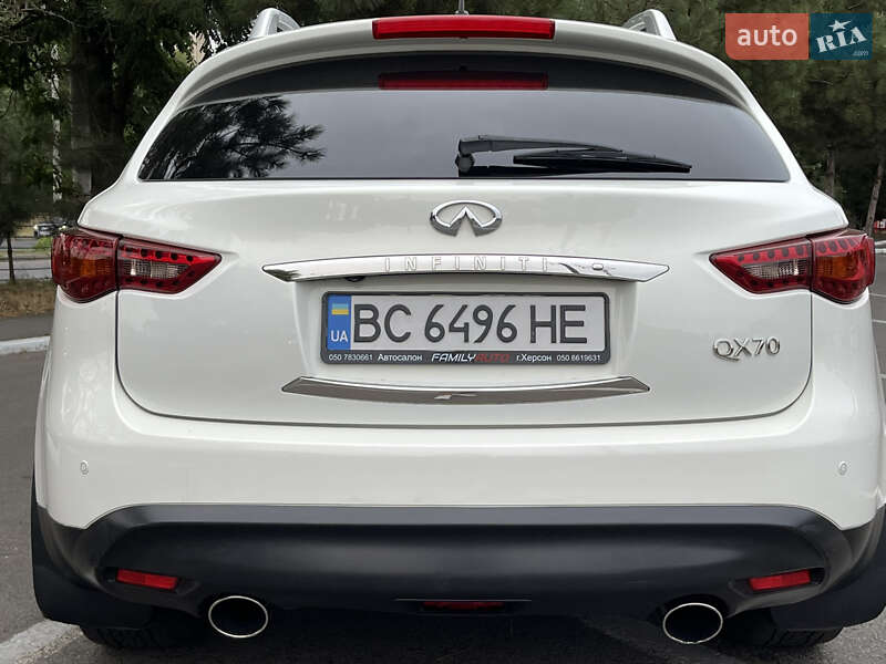 Внедорожник / Кроссовер Infiniti QX70 2015 в Одессе