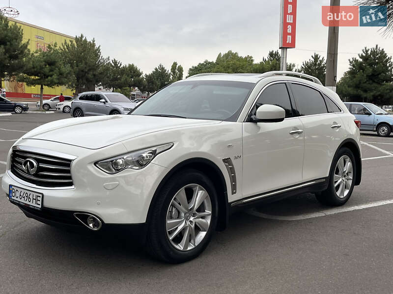Внедорожник / Кроссовер Infiniti QX70 2015 в Одессе