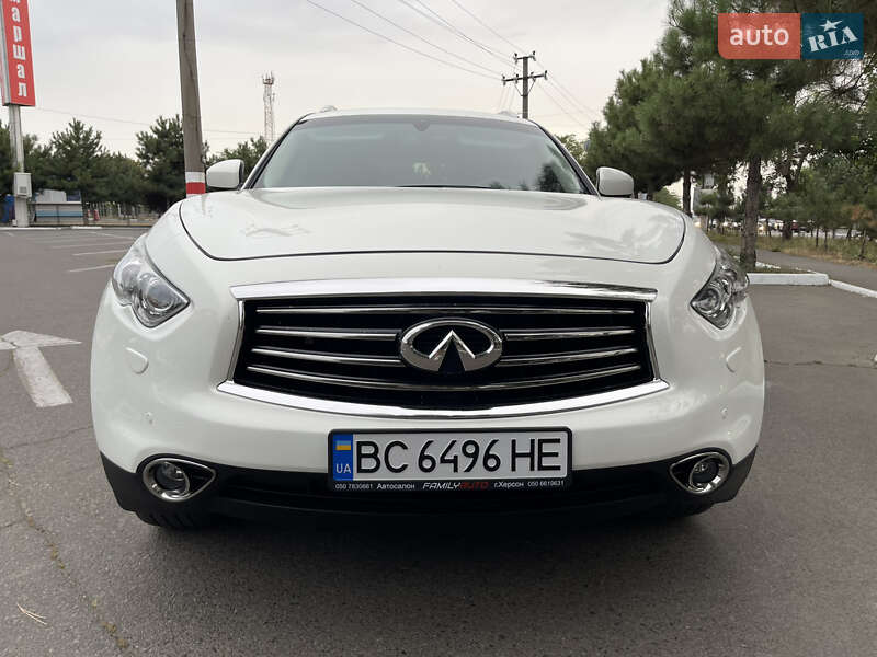 Внедорожник / Кроссовер Infiniti QX70 2015 в Одессе