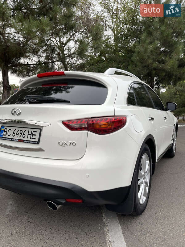 Внедорожник / Кроссовер Infiniti QX70 2015 в Одессе