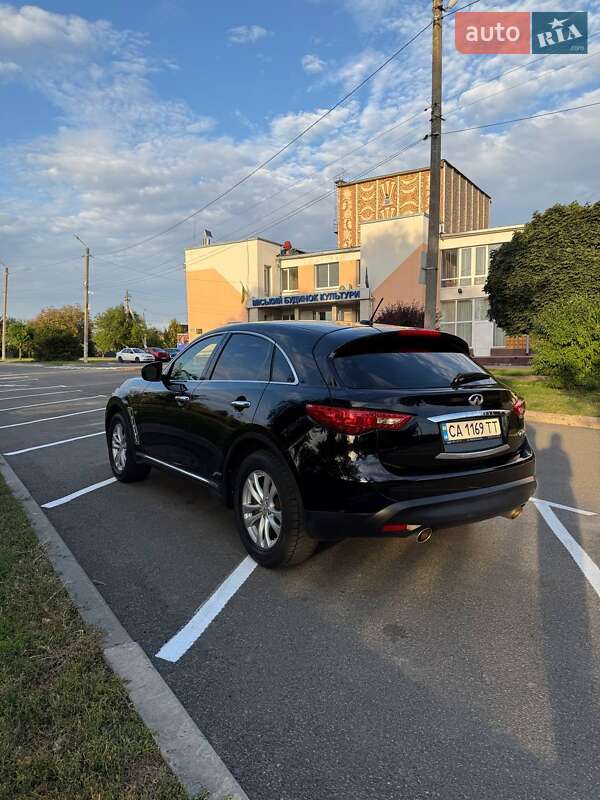 Внедорожник / Кроссовер Infiniti QX70 2016 в Киеве