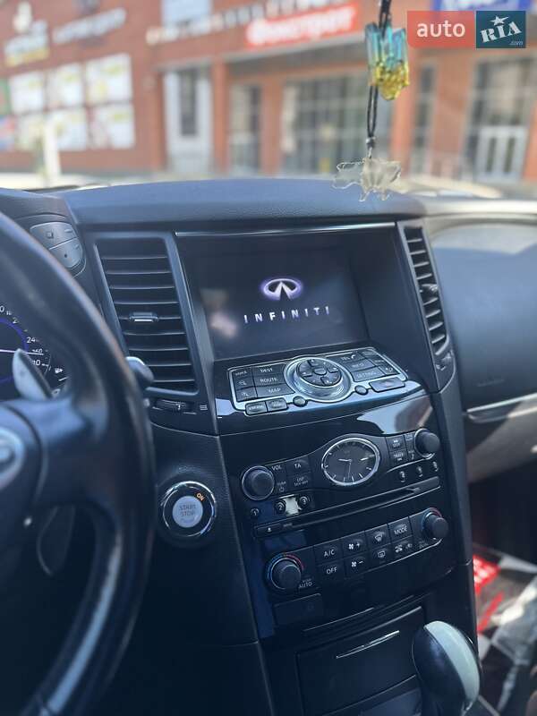 Внедорожник / Кроссовер Infiniti QX70 2014 в Броварах