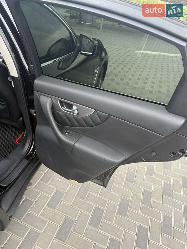 Внедорожник / Кроссовер Infiniti QX70 2016 в Харькове