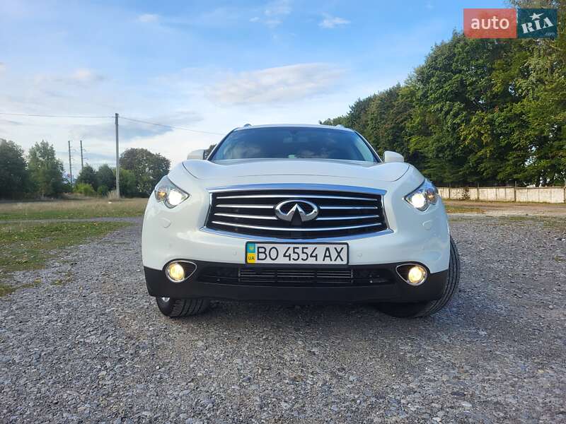 Внедорожник / Кроссовер Infiniti QX70 2015 в Подгайцах