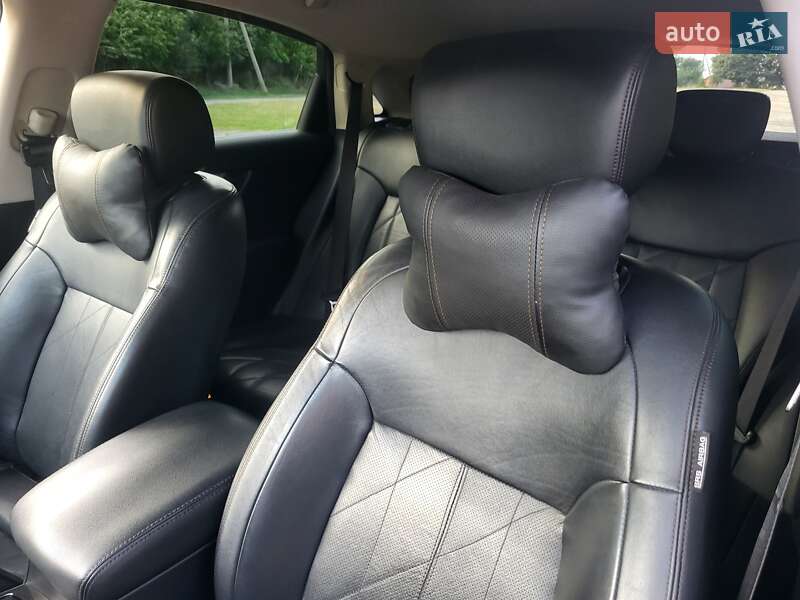 Внедорожник / Кроссовер Infiniti QX70 2015 в Подгайцах