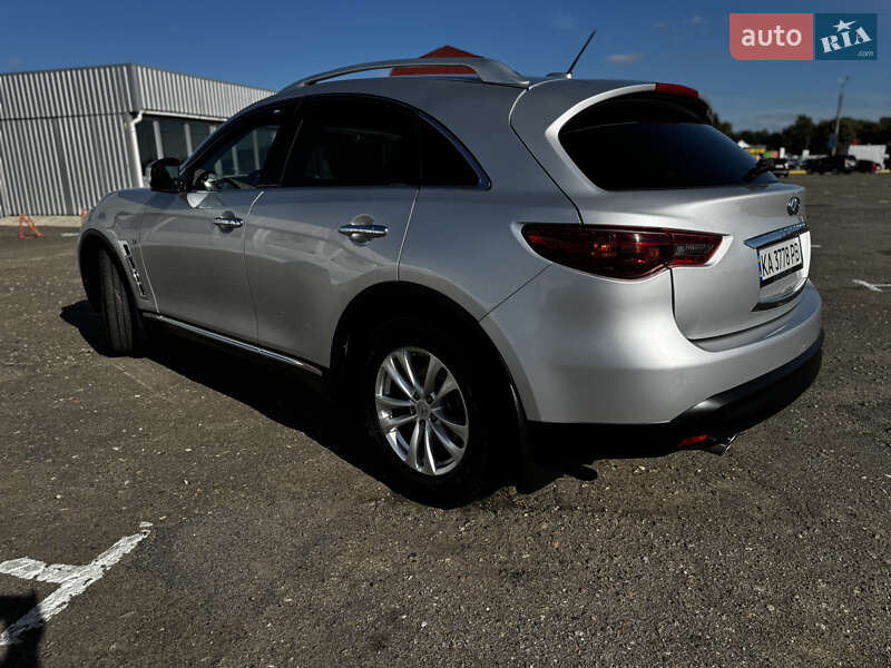 Внедорожник / Кроссовер Infiniti QX70 2013 в Киеве фото 17 Внедорожник / Кроссовер Infiniti QX70 2013 в Киеве