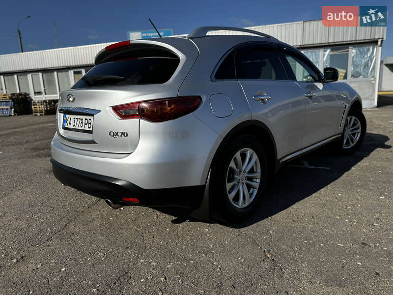 Внедорожник / Кроссовер Infiniti QX70 2013 в Киеве фото 18 Внедорожник / Кроссовер Infiniti QX70 2013 в Киеве