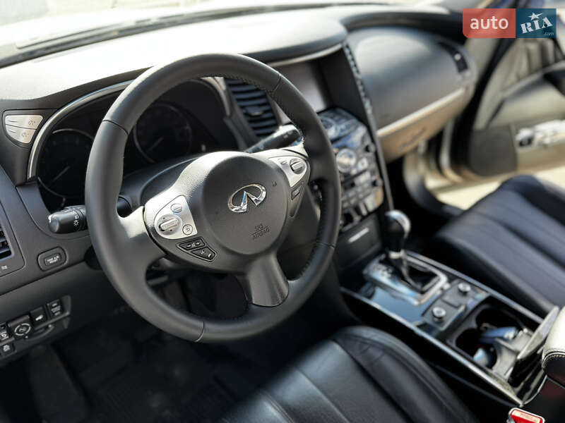 Внедорожник / Кроссовер Infiniti QX70 2013 в Киеве фото 34 Внедорожник / Кроссовер Infiniti QX70 2013 в Киеве