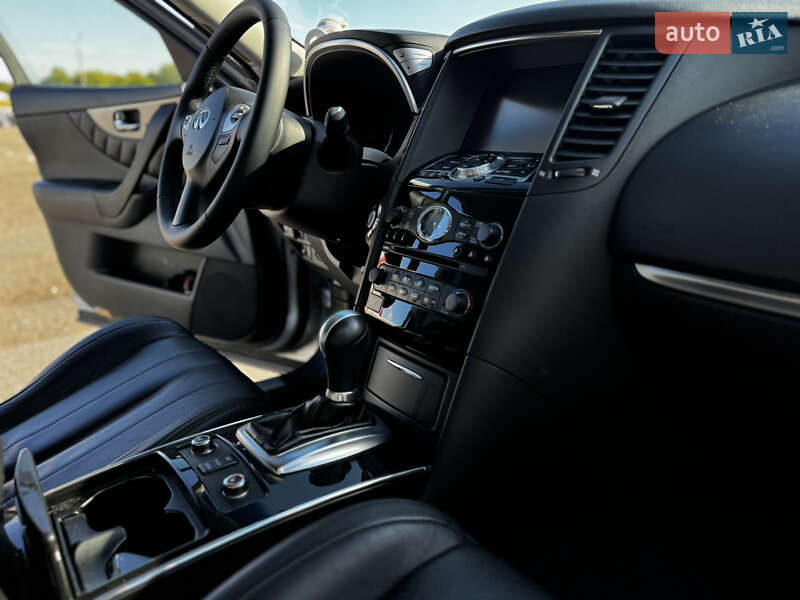Внедорожник / Кроссовер Infiniti QX70 2013 в Киеве фото 40 Внедорожник / Кроссовер Infiniti QX70 2013 в Киеве