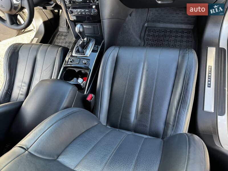 Внедорожник / Кроссовер Infiniti QX70 2013 в Киеве фото 51 Внедорожник / Кроссовер Infiniti QX70 2013 в Киеве