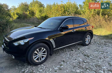 Внедорожник / Кроссовер Infiniti QX70 2013 в Волочиске