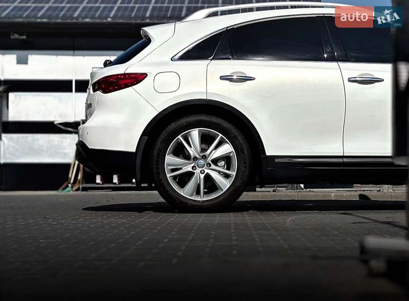Внедорожник / Кроссовер Infiniti QX70 2014 в Виннице