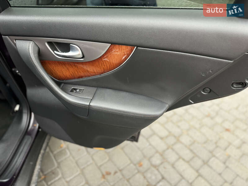 Позашляховик / Кросовер Infiniti QX70 2013 в Вінниці