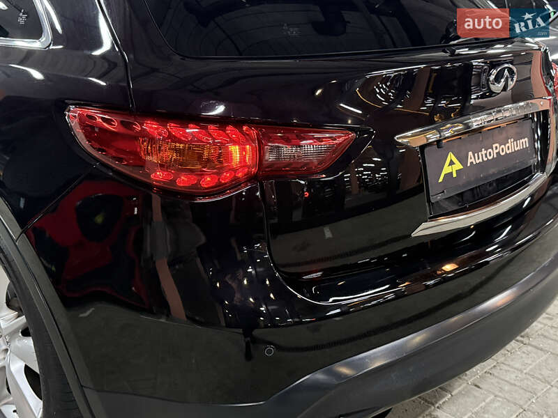 Позашляховик / Кросовер Infiniti QX70 2014 в Києві