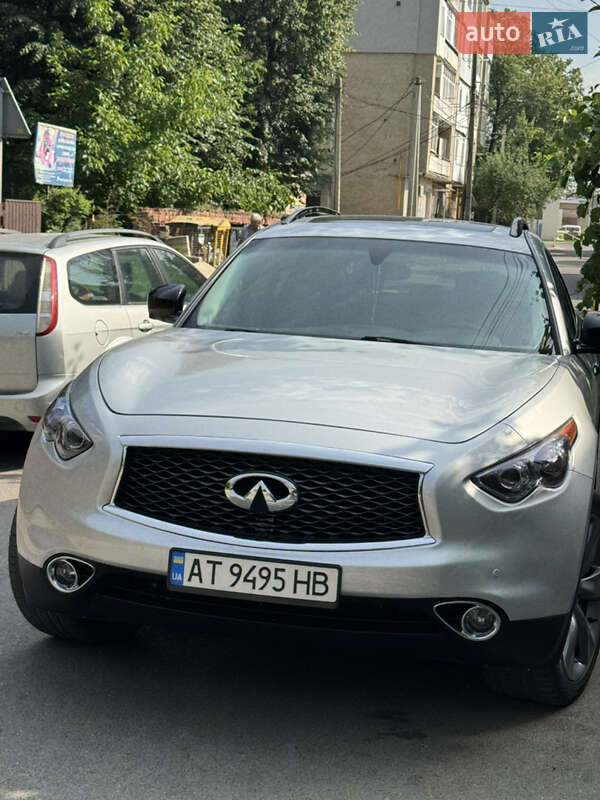 Внедорожник / Кроссовер Infiniti QX70 2013 в Ивано-Франковске