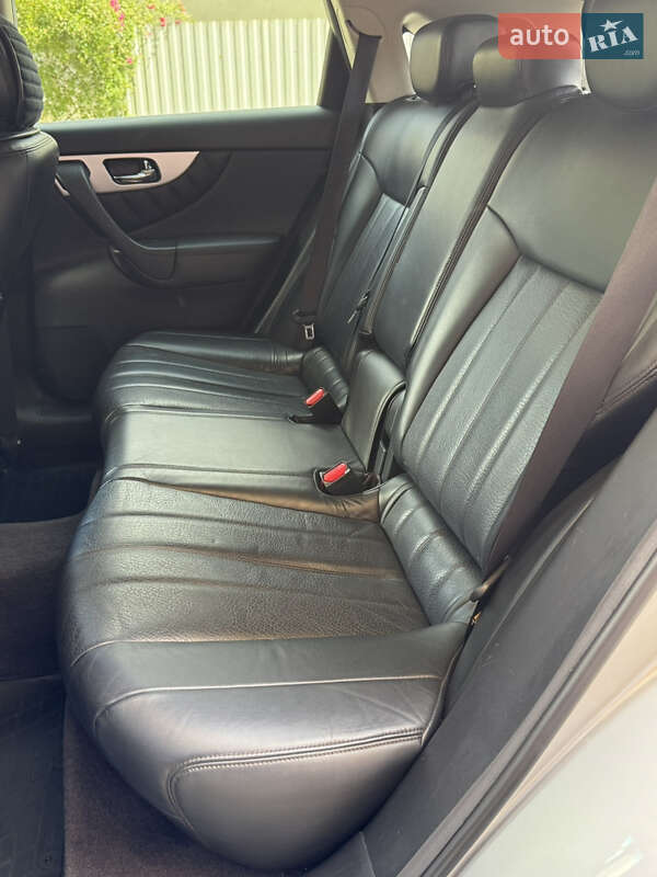 Внедорожник / Кроссовер Infiniti QX70 2013 в Ивано-Франковске