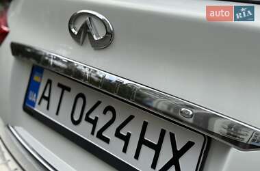 Позашляховик / Кросовер Infiniti QX70 2016 в 
