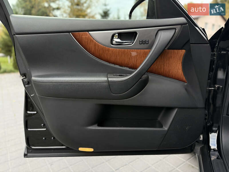 Внедорожник / Кроссовер Infiniti QX70 2016 в Львове фото 22 Внедорожник / Кроссовер Infiniti QX70 2016 в Львове