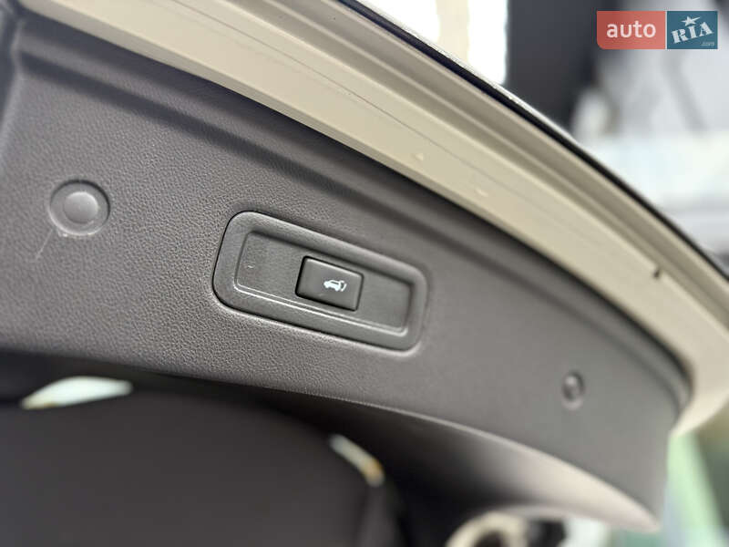 Внедорожник / Кроссовер Infiniti QX70 2016 в Львове фото 45 Внедорожник / Кроссовер Infiniti QX70 2016 в Львове