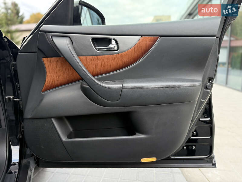 Внедорожник / Кроссовер Infiniti QX70 2016 в Львове фото 48 Внедорожник / Кроссовер Infiniti QX70 2016 в Львове