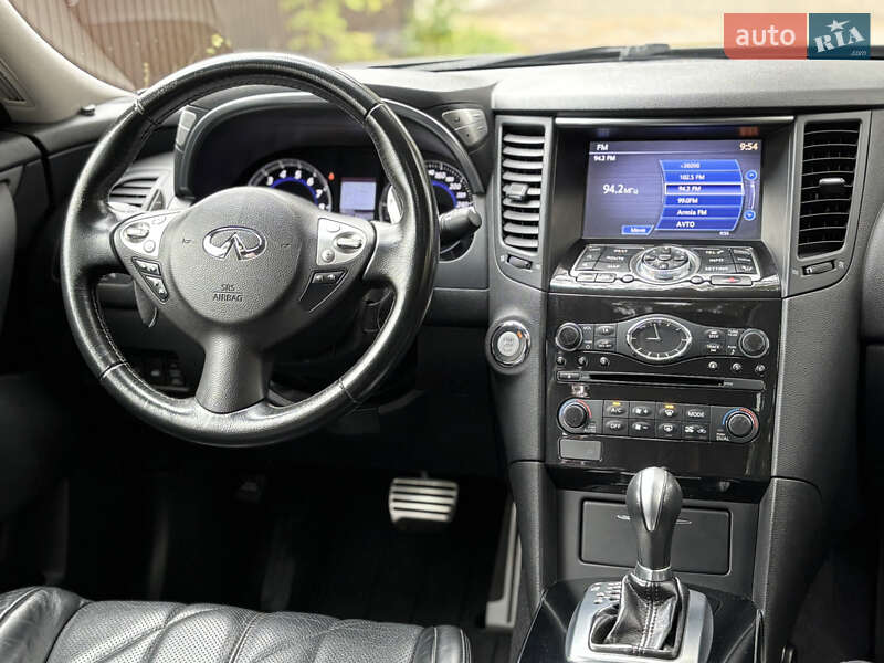 Внедорожник / Кроссовер Infiniti QX70 2013 в Киеве