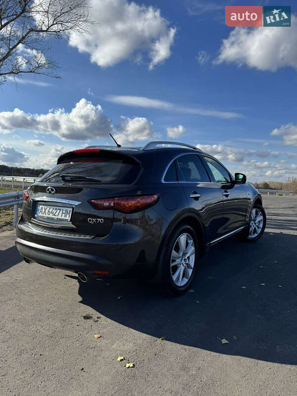 Внедорожник / Кроссовер Infiniti QX70 2013 в Харькове