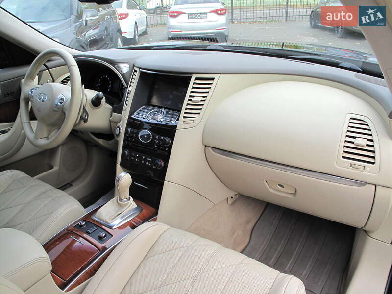 Позашляховик / Кросовер Infiniti QX70 2013 в Києві