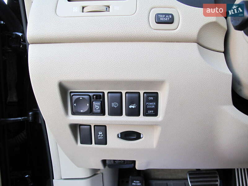 Позашляховик / Кросовер Infiniti QX70 2013 в Києві