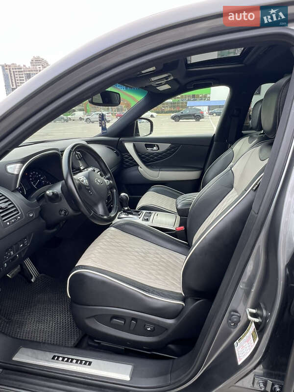 Внедорожник / Кроссовер Infiniti QX70 2017 в Одессе